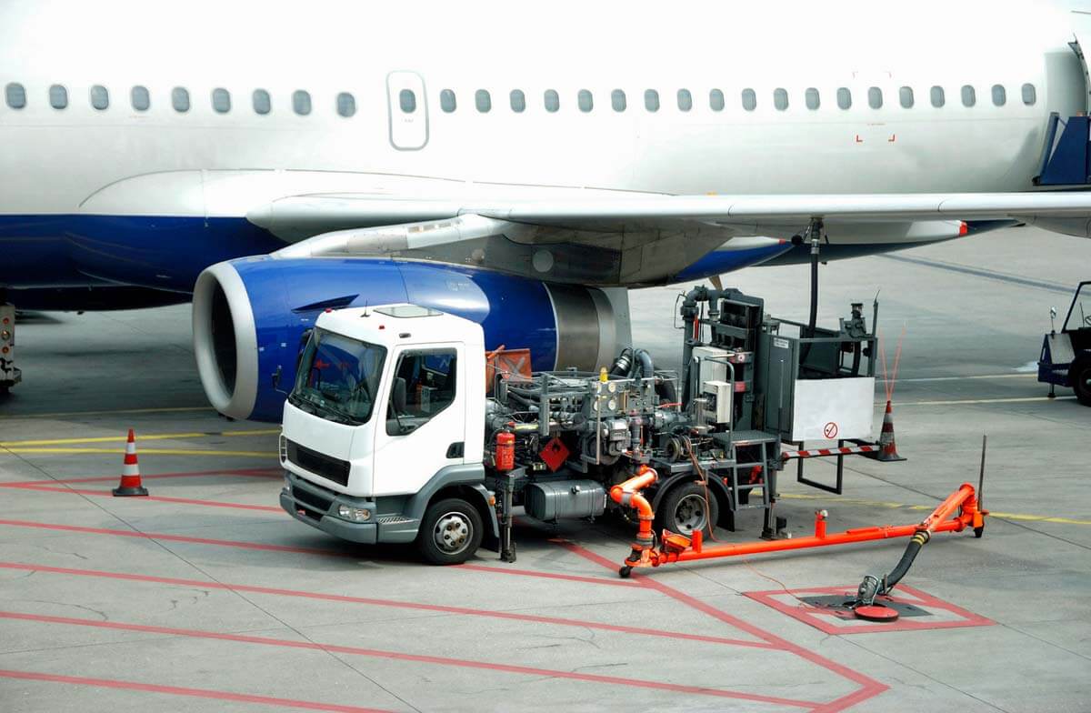 Aircraft being re-fuelled